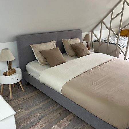 La Petite Maison De Kerguiniou Glomel Bagian luar foto