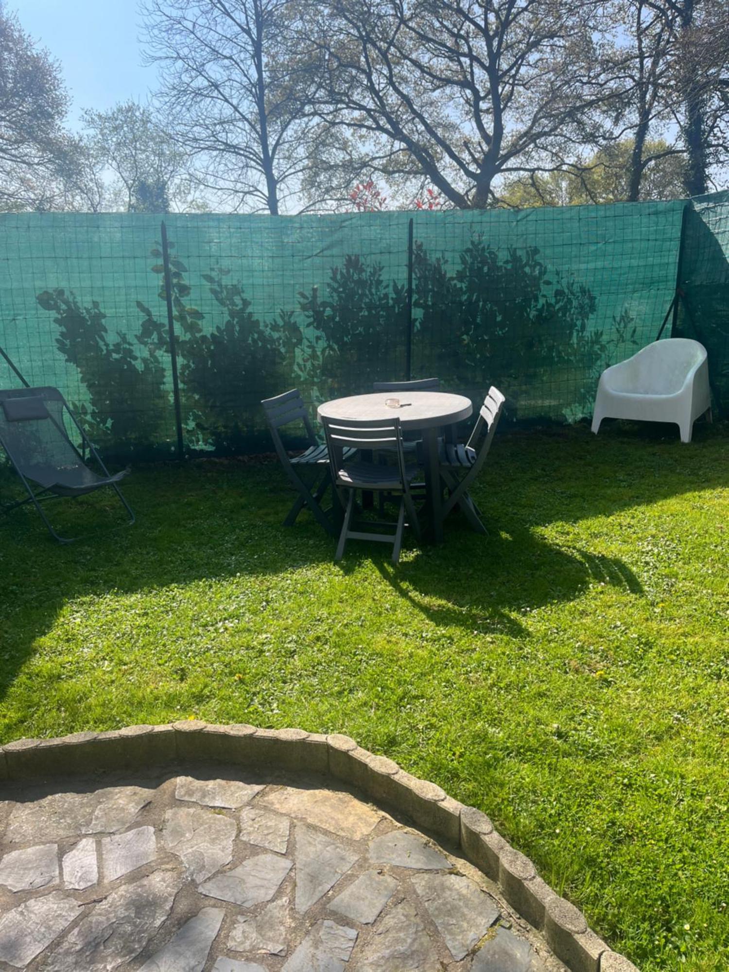 La Petite Maison De Kerguiniou Glomel Bagian luar foto